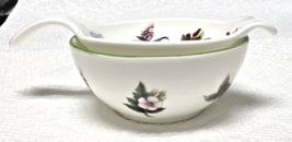 Beautiful English Bone China Wildflower Tea Strainer 2pc Bowl w Strainer - $519.20 MXN