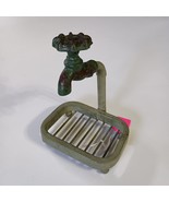 Country Farmhouse Metal Water Faucet Soap Dish Rustic Primitive Green Pa... - €10,90 EUR