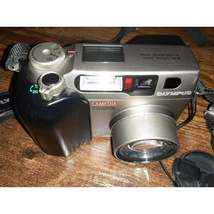 Olympus CAMEDIA C-2040 Zoom 2.1MP Digital Camera - Black &amp; Metallic Silver - £43.26 GBP