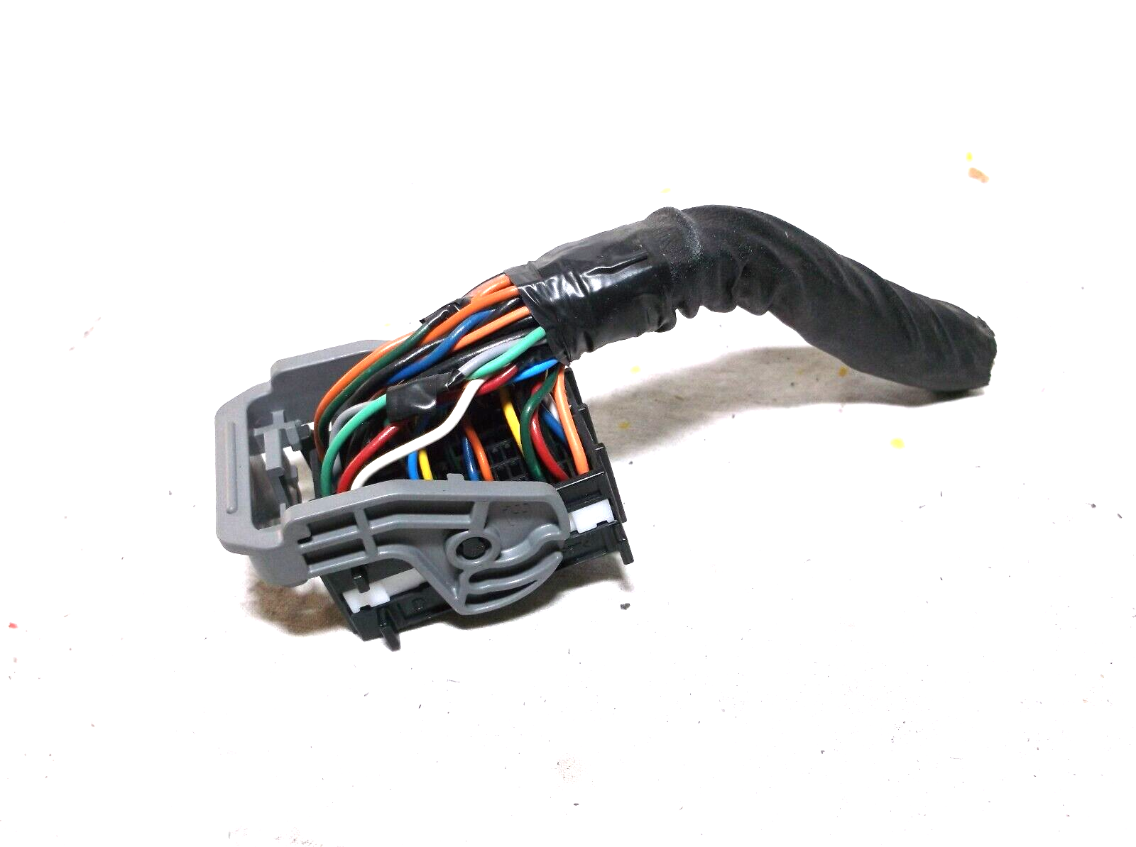 HARNESS/PLUG/WIRES/PIGTAIL FOR  15-18 KIA SEDONA ENGINE BAY /FUSE/RELAY/BOX - $9.60