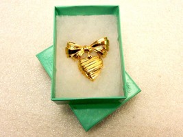 AVON Gold Tone Brooch, Bow &amp; Heart, &quot;I Love You Grandmother&quot;, Vintage, J... - £7.79 GBP