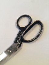 Vintage Wiss Inlaid 7" steel-forged #27 sewing scissors with black handle image 7