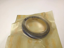 Nos  Detroit Diesel Front crankshaft oil seal 23514609 - $29.69