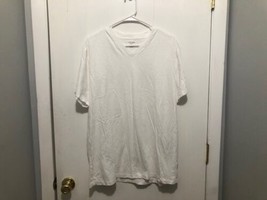 NEW Taylrd Men&#39;s V Neck  White Cotton T Shirt SZ Large - $4.94
