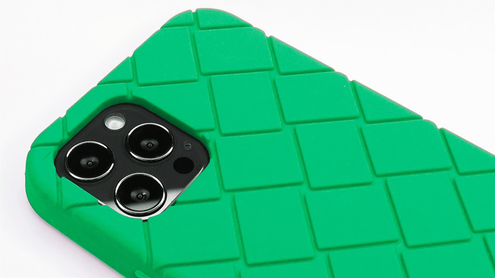 Contemporary Fashionable Weaving Patterned iPhone 12 (s) Silicone Case (Green)