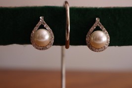 Round Faux Pearl Teardrop Rhinestone Gold Tone Pierced Earrings - $213.98 MXN
