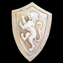 Rampant Lion Shield plaque - £15.81 GBP