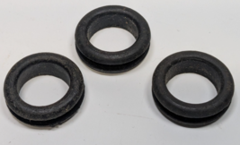Lot of 3 NOS OEM Evinrude Johnson OMC 305153 Grommets - $12.86