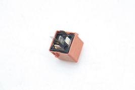 91-23 BMW RELAY CHANGER SALMON RED E0836 image 7