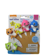 Nickelodeon Pinkfong BABY SHARK Vinyl Bath Time 5 Finger Puppets new - $12.84