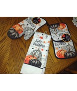 Halloween Pumpkins &amp; Stars Kitchen Hand Towel Oven Mitt and Potholder Se... - €9,76 EUR