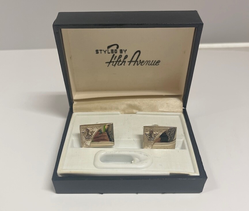 Vintage Gold Tone Cufflinks Cuff Links Styled by Fifth Avenue - $11.25