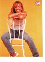 Britney Spears teen magazine pinup clipping behind a white chair cute po... - $3.50