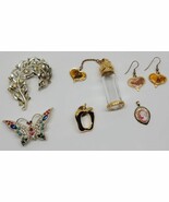 Vtg Jewelry Lot Potion Bottle Pendant &amp; Earrings Butterfly Apple Leaf Pi... - $457.69 MXN