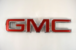 Factory OEM GM GMC Sierra Front Grille Emblem Bezel Red Take-Off 2019 23122159 - £19.10 GBP