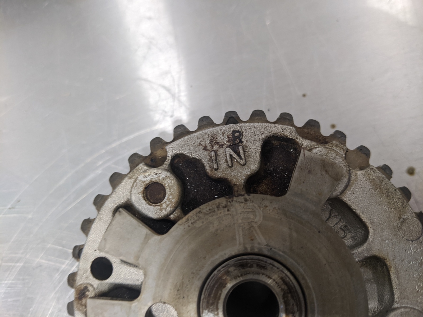 Right Intake Camshaft Timing Gear For 07-08 GMC Acadia  3.6 12603745 - $49.45