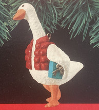 New 1990 Hallmark Ornament Cozy Goose QX4966 Goose With Down Vest &amp; Gift - £4.40 GBP