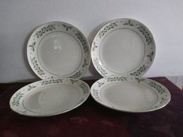 Gibson Everyday Holly Celebrations Set Of 4 Bread Plates 7&quot; - £25.24 GBP