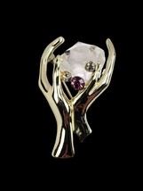 Vintage Signed AJC Hands Holding Diamond Gold Tone w Rhinestones Brooch Pin - $342.00 MXN