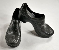 DANSKO Pixie Molded EVA Floral Embossed Clogs Shoes Dark Gray  Size 40 US 9.5/10 - £42.95 GBP