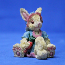 Resin Mama Bunny Rabbit in Dress holding Carrot with Baby Figurine 2.25 in - £2.95 GBP