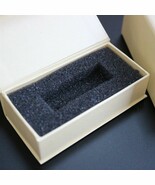 4x Cream Magnetic Presentation Gift Box, USB-
show original title

Origi... - $26.32