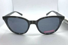 NWT New Foster Grant Women&#39;s &quot;SECRET”  Black &amp; Gray subtle stripe Sunglasses - £7.47 GBP