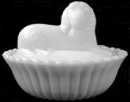 Westmoreland Milk Glass Dog On Vertical Rib Base 5.25&quot;l Covered Dish - £71.84 GBP