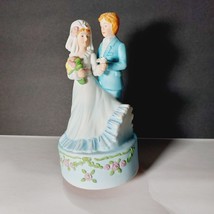 Schmid Music Box Bride and Groom Plays &quot;Sunrise, Sunset&quot; Wind Up VG 1982... - £21.58 GBP