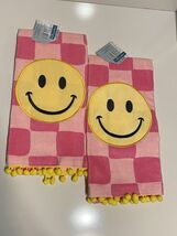 LOT of 2 Kitchen Dish or Bathroom Hand Towels Bath Set Pink Smiley Face ... - $17.46