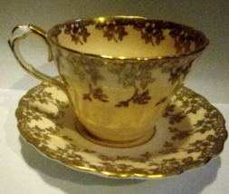 Paragon Teacup Tea Cup and Saucer Heavy  Gold Gilt Bone China England - £17.51 GBP