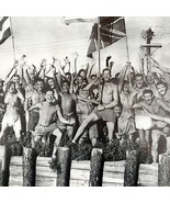 Allied Prisoners Of War Celebrate Victory 1945 WW2 Photo Print Military ... - €42,91 EUR