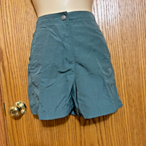 Vintage Woolrich ladies sz. 6 Teal front close zipper &amp; snap shorts  NWOT - $12.99