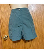 Vintage Woolrich ladies sz. 6 Teal front close zipper &amp; snap shorts  NWOT - $242.69 MXN