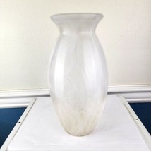 Frosted Swirl White Vase 10&quot; - £19.46 GBP