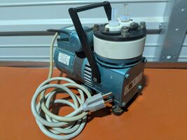 KNF Neuberger UN726 FTP Lab Diaphragm Vacuum Pump / TESTED / 30 DAY GUAR... - €213,98 EUR