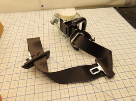 GM 19356108 Seat Belt Retractor Assembly Front Passenger 84494036 Genera... - $2,026.76 MXN