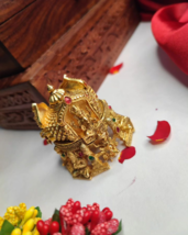 Antique Sindur Box Brass Tika Kumkum Dabbi Carved Vintage Style Art Coll... - £75.04 GBP