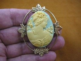 CM33-5) Roman strong Woman + flower light blue CAMEO oval leaf brass Pin... - $499.12 MXN