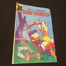 Daisy and Donald - Walt Disney - Gold Key - No. 16 - May 1976 - 90284-605 - £3.40 GBP