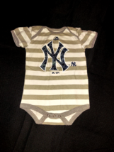 Majestic NY YANKEES Infant Gray White Striped Short Sleeve One Piece 24 months - £11.17 GBP