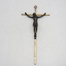 Métal Crucifix Avec / Jésus Figurine Tenture Murale - £25.35 GBP