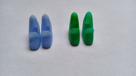 Vintage Barbie Blue &amp; Green Pilgrim Heels Shoes Lot of 2 - £20.15 GBP