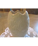 Lenox Pillow Vase 6.75&quot; H Medium Size Ivory w/Gold Jacquard Embossed Mad... - £18.46 GBP