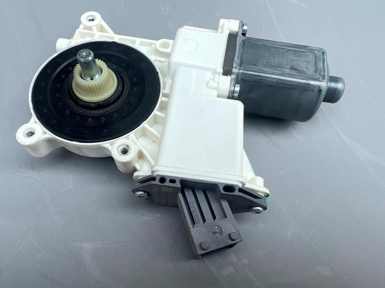 Genuine 2005-2011 Cadillac STS Front Right Passenger Side Window Regulat... - $52.46