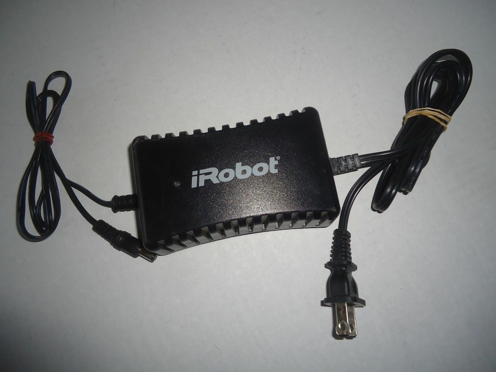 vacuum battery charger = iROBOT ROOMBA L10558 22vdc 0.75A plug power electric ac - $32.62