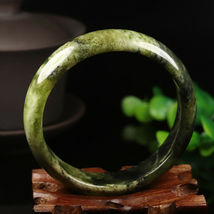 Hand Carved Serpentine Bangle, 60mm Diameter, 15.5mm wide, 7mm thick.  - £70.78 GBP