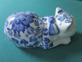 Andrea Sadek 2 X 6&quot; Blue Ware Sleeping Cat - £59.34 GBP