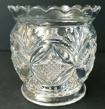 Pressed Glass Vase Scalloped Romantic Regency 3&quot; x 3.75&quot; Vintage - $262.38 MXN