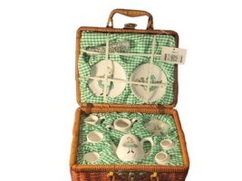 Vintage Delton Miniature Ceramic Tea Set in Wicker Picnic Basket Green - £27.69 GBP